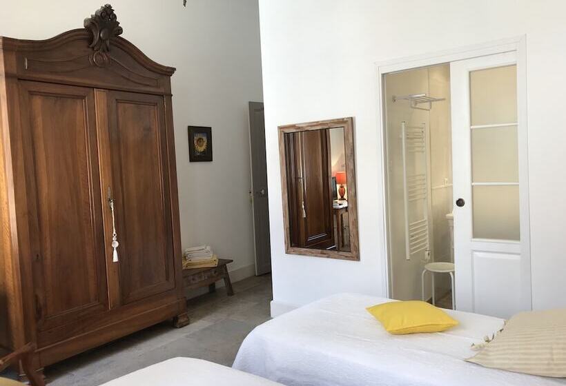 بنسيون Couleurs De Camargue