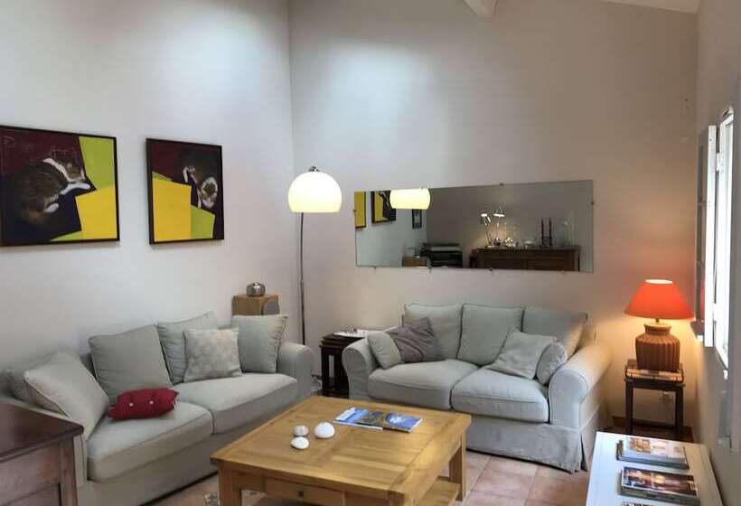 פנסיון Couleurs De Camargue