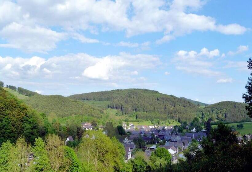 펜션 Ferienhaus & Nurdachhaus Rothaargebirge