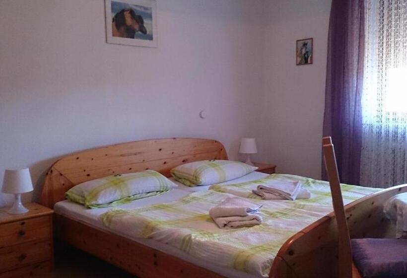 Пансион Gästehaus Burgwald Trekking