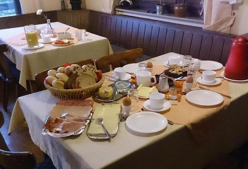 Пансион Gästehaus Burgwald Trekking