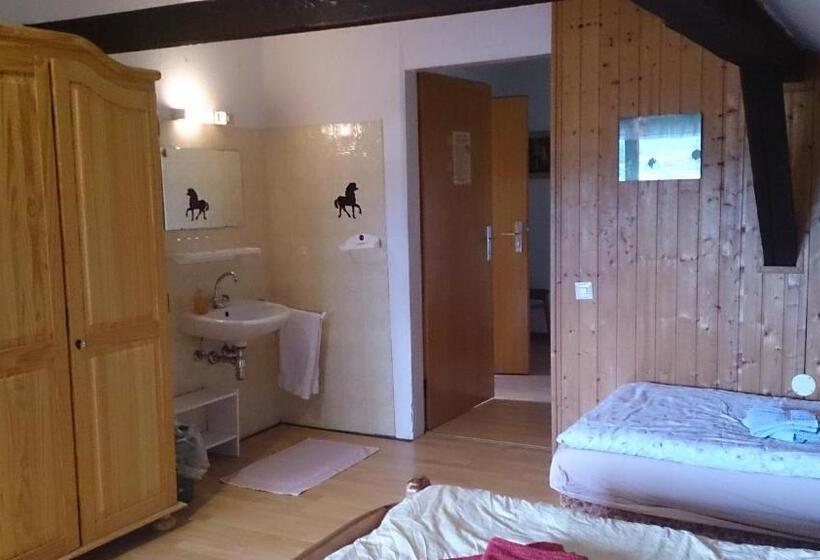 Пансион Gästehaus Burgwald Trekking