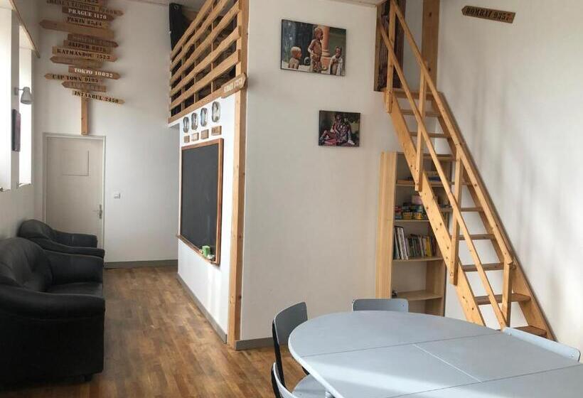 פנסיון L école Buissonnière