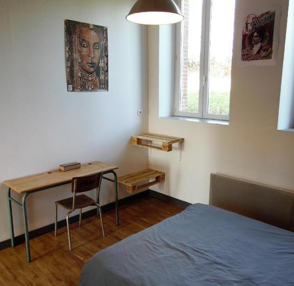 פנסיון L école Buissonnière