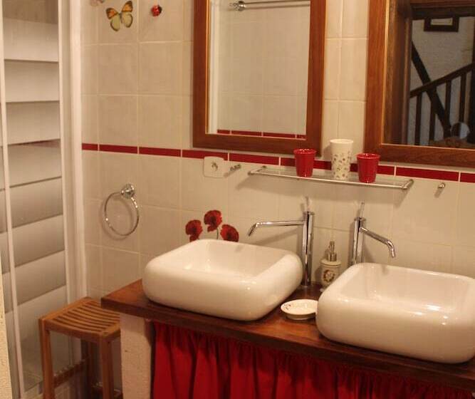 פנסיון La Grange Au Pesle