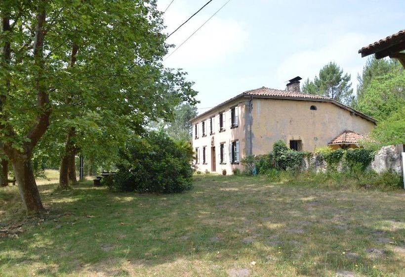 بنسيون Le Moulin Vieux