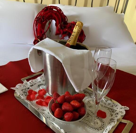 膳宿费 Spineto House