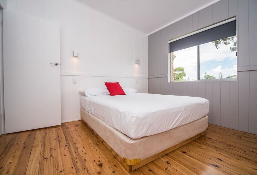 אתר נופש Lakeside Cabins & Holiday Village