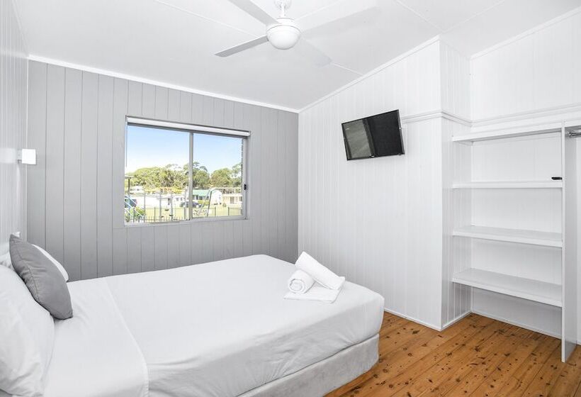 אתר נופש Lakeside Cabins & Holiday Village