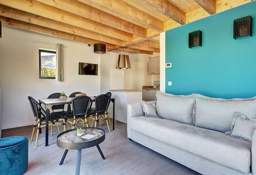 Курорт Vacancéole   Le Village Des Oiseaux