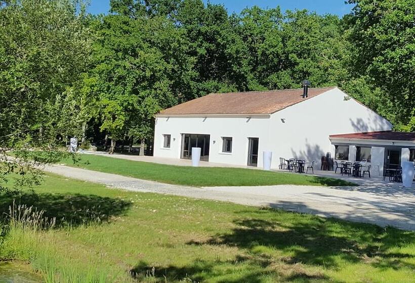 منتجع Les Chalets De La Héronnière
