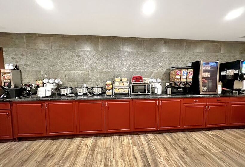 Estherville Hotel & Suites