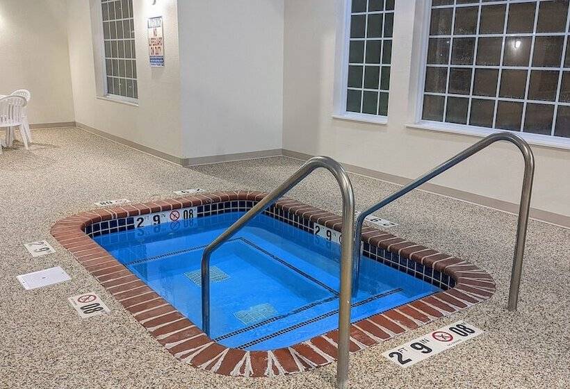 Estherville Hotel & Suites