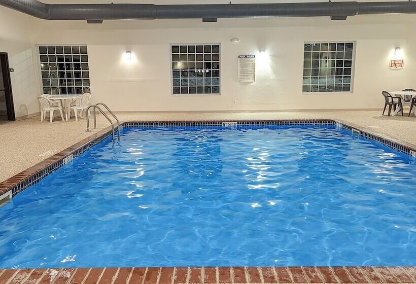 Estherville Hotel & Suites