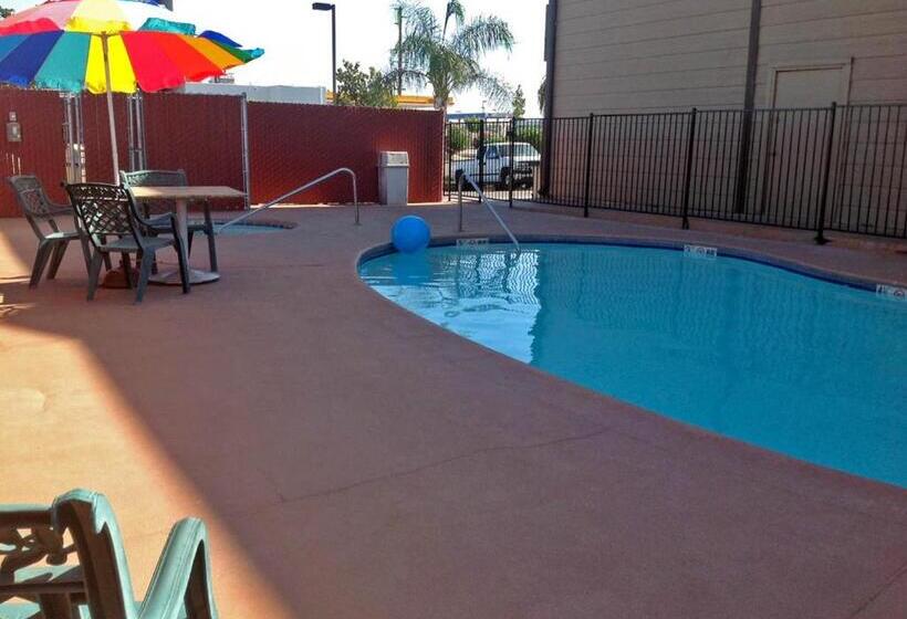 فندق Studio 6 Suites Delano, Ca