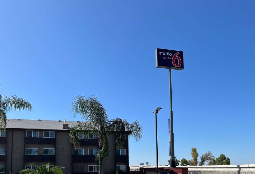 فندق Studio 6 Suites Delano, Ca