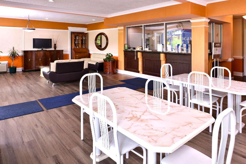 ホテル Americas Best Value Inn Richmond South