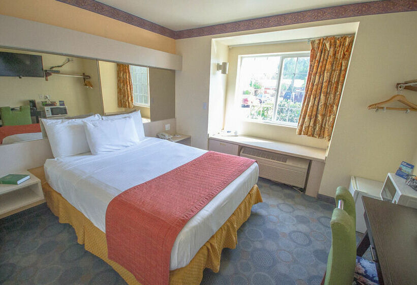 Отель Clarion Inn Auburn Seattle