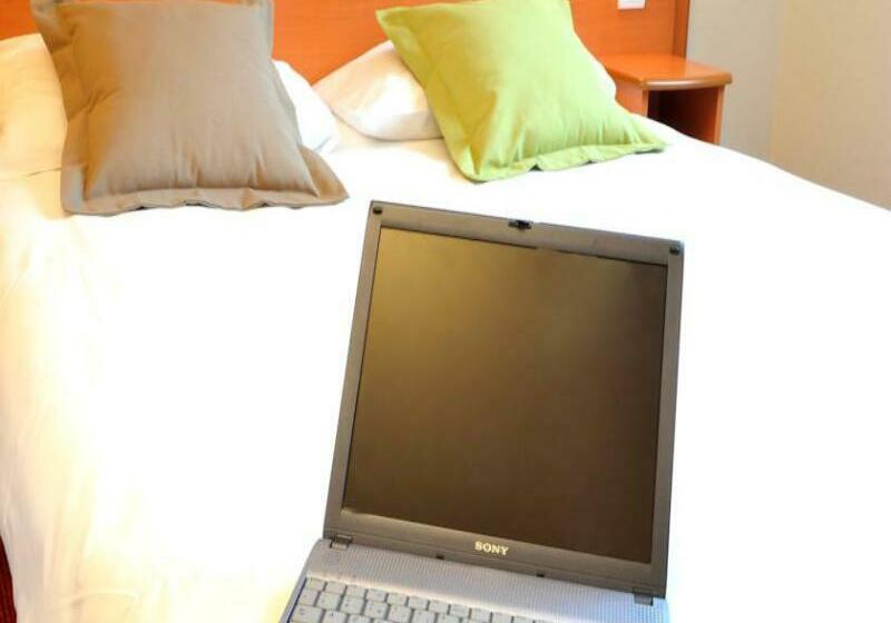 Comfort Hotel Emerainville Marne-La-Vallee