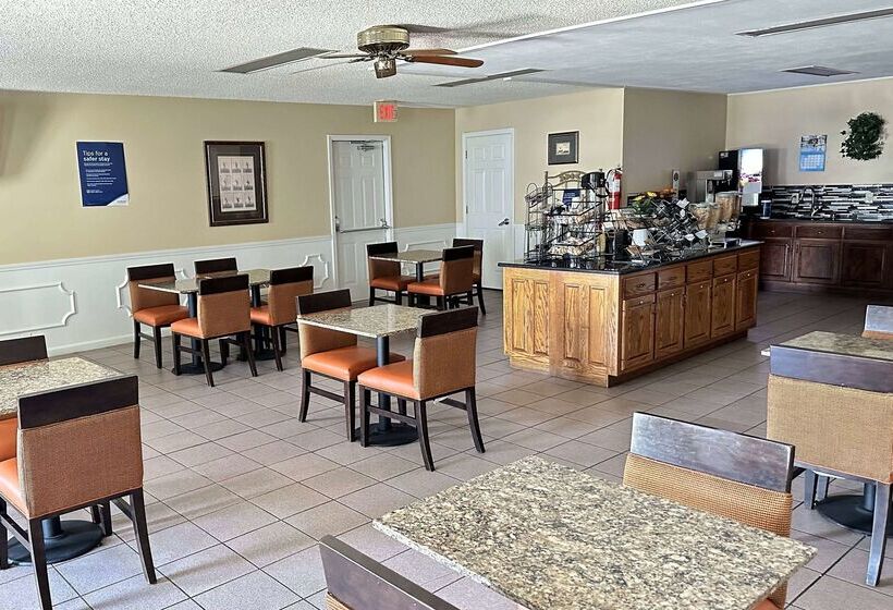 فندق Baymont By Wyndham Greenwood