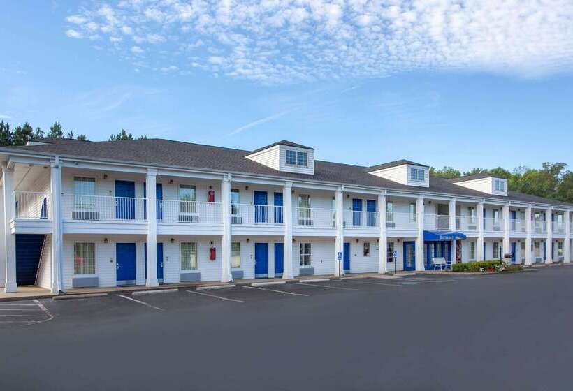 فندق Baymont By Wyndham Greenwood