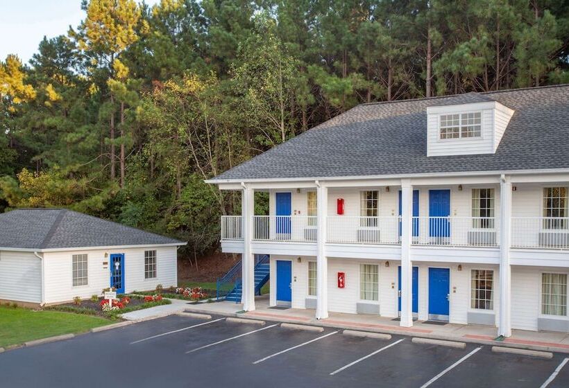 فندق Baymont By Wyndham Greenwood