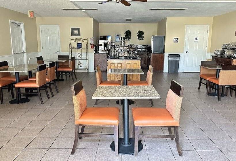 فندق Baymont By Wyndham Greenwood