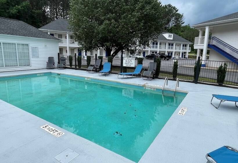 فندق Baymont By Wyndham Greenwood