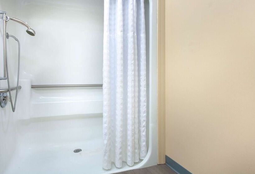 فندق Baymont By Wyndham Greenwood