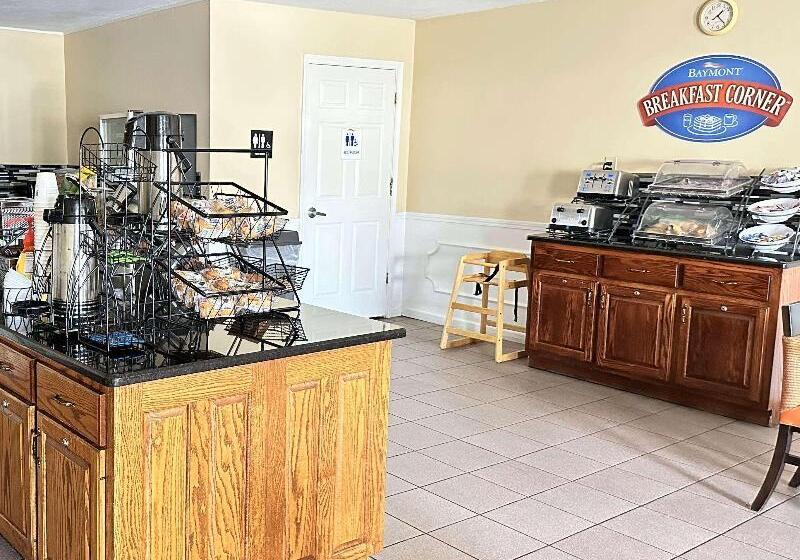 فندق Baymont By Wyndham Greenwood