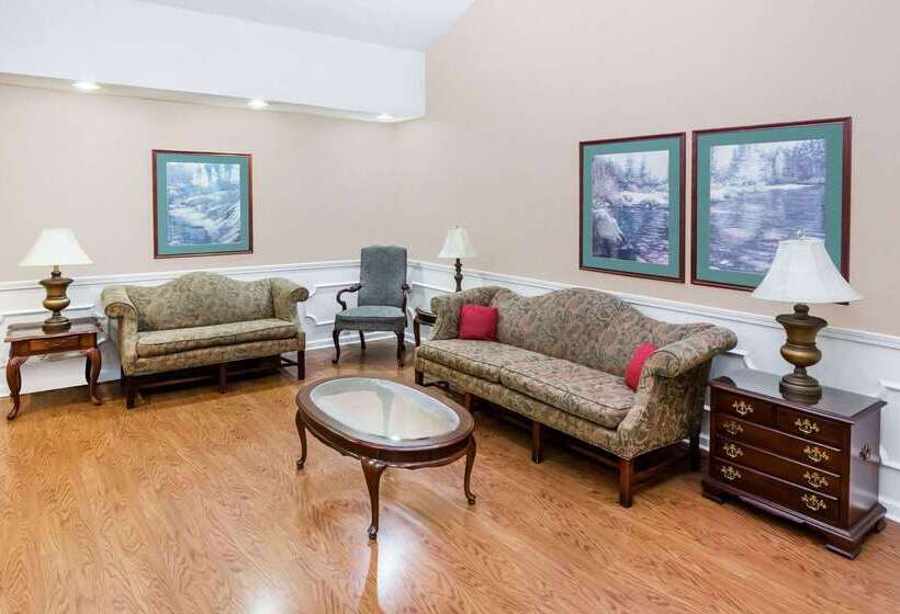 فندق Baymont Inn & Suites By Wyndham Grenada