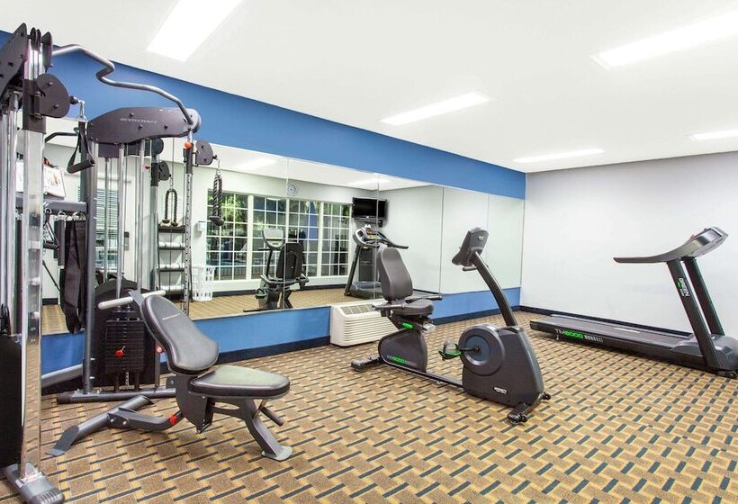 호텔 Baymont By Wyndham Jacksonville/butler Blvd