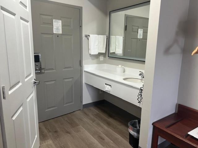 فندق Baymont By Wyndham Lakeland