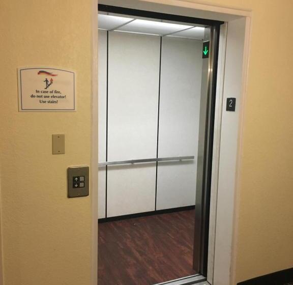 فندق Baymont By Wyndham Lakeland