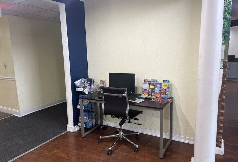 فندق Baymont By Wyndham Lakeland