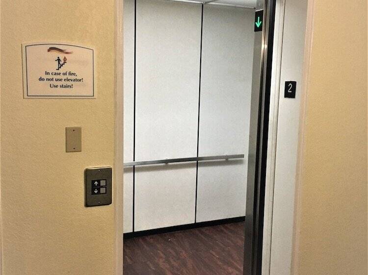 فندق Baymont By Wyndham Lakeland