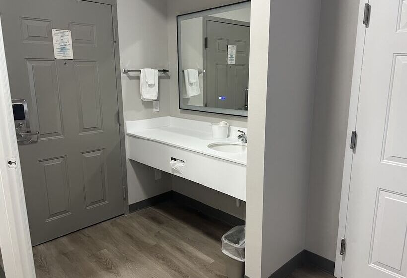 فندق Baymont By Wyndham Lakeland