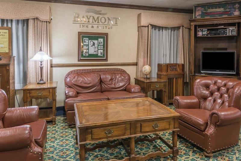 هتل Manchester Inn & Suites