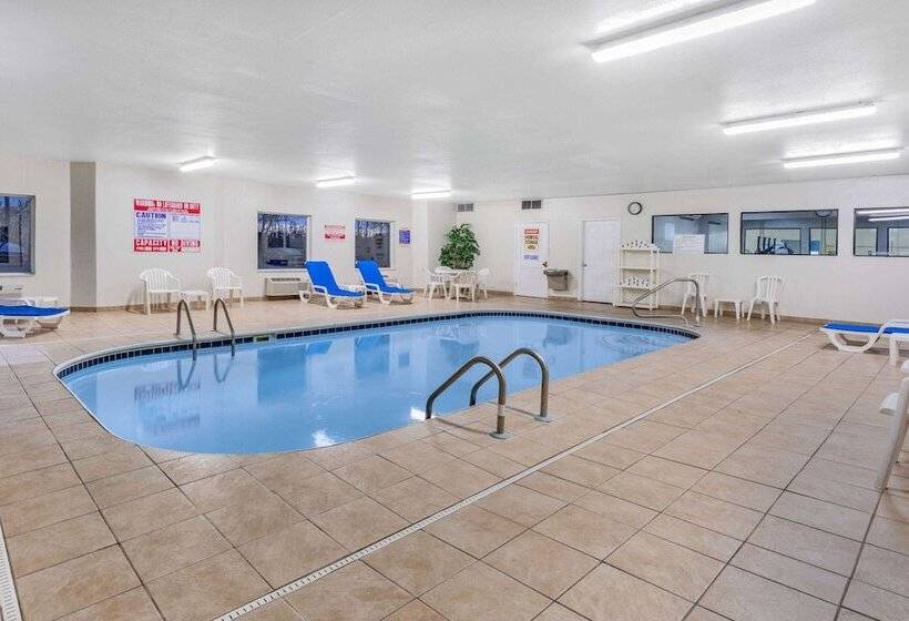 Отель Baymont By Wyndham Milan