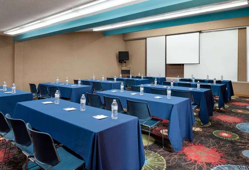 فندق Baymont By Wyndham Muncie Near Ball State University