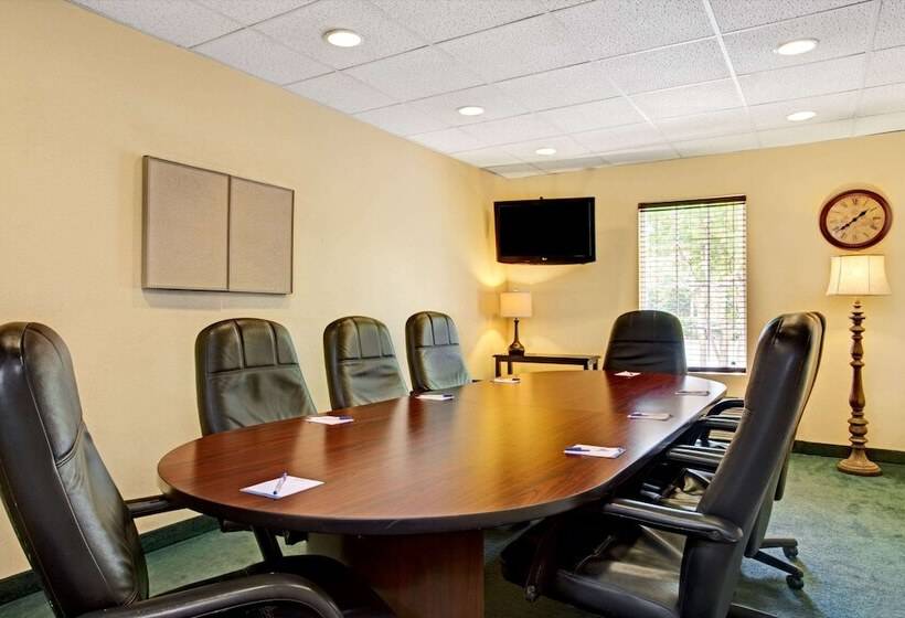 בית מלון כפרי Ormond Beach Inn