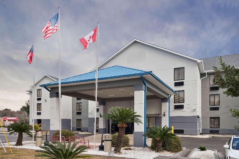 هتل Baymont By Wyndham Pooler/savannah