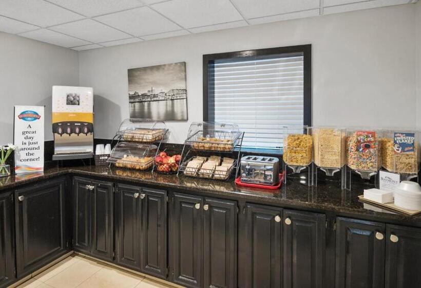 هتل Baymont By Wyndham Pooler/savannah