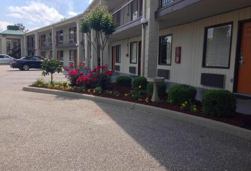 酒店 Baymont By Wyndham Troy