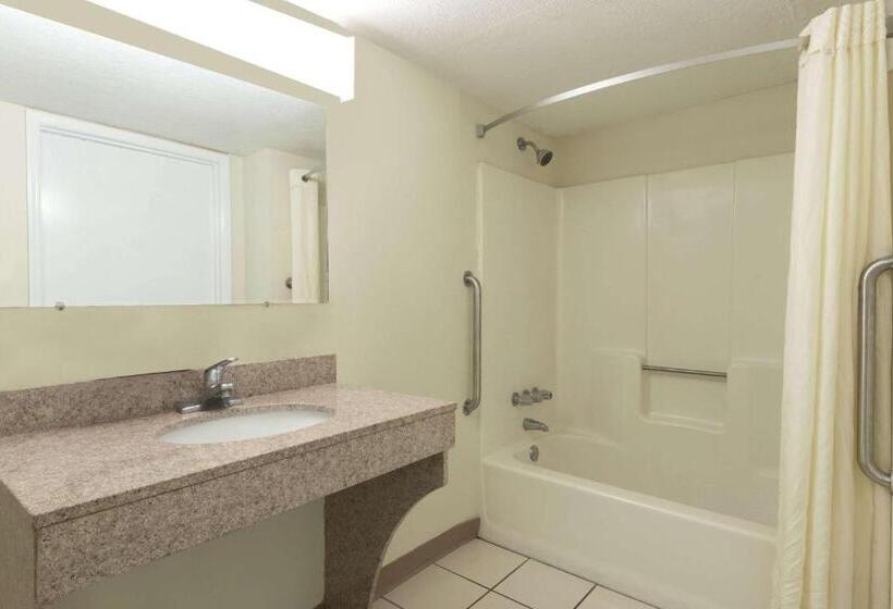 酒店 Baymont By Wyndham Troy