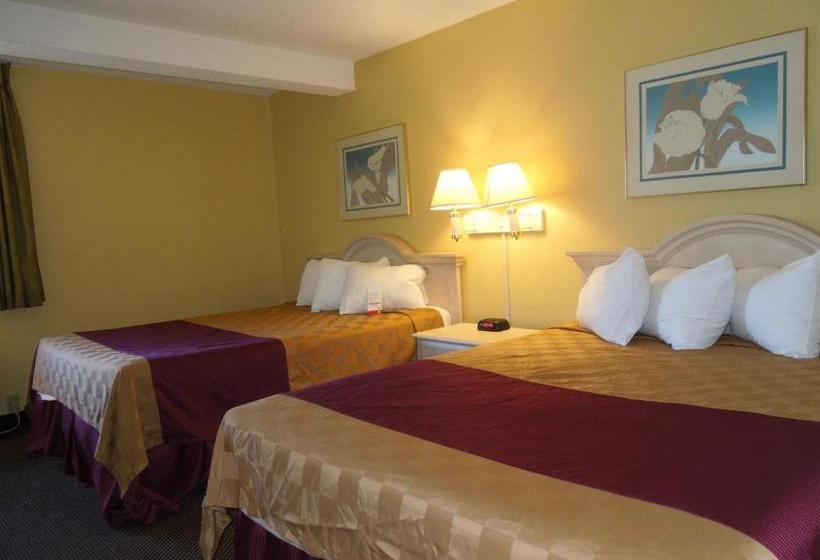 בית מלון כפרי Beachwood Inn