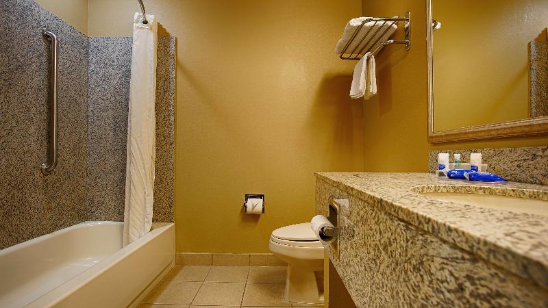 Best Western Plus Tulsa Woodland Hills Hotel And Suites