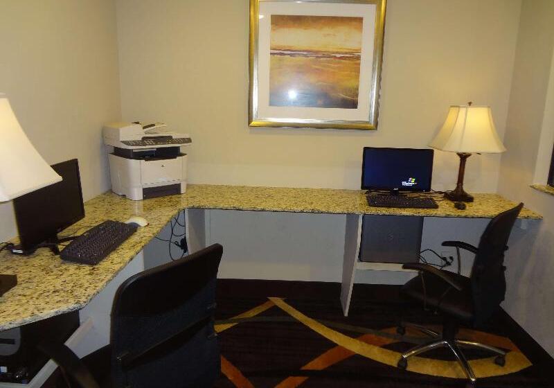 Best Western Plus Tulsa Woodland Hills Hotel And Suites