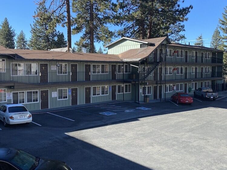 ホテル Budget Inn At The Heavenly Gondola