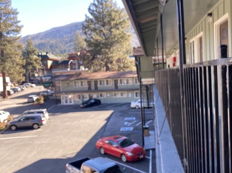 ホテル Budget Inn At The Heavenly Gondola